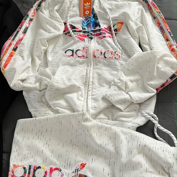 3 ADIDAS Outfits! BRAND NEW with Tags. Womens Adidas Tracksuit - Picture 3 of 6